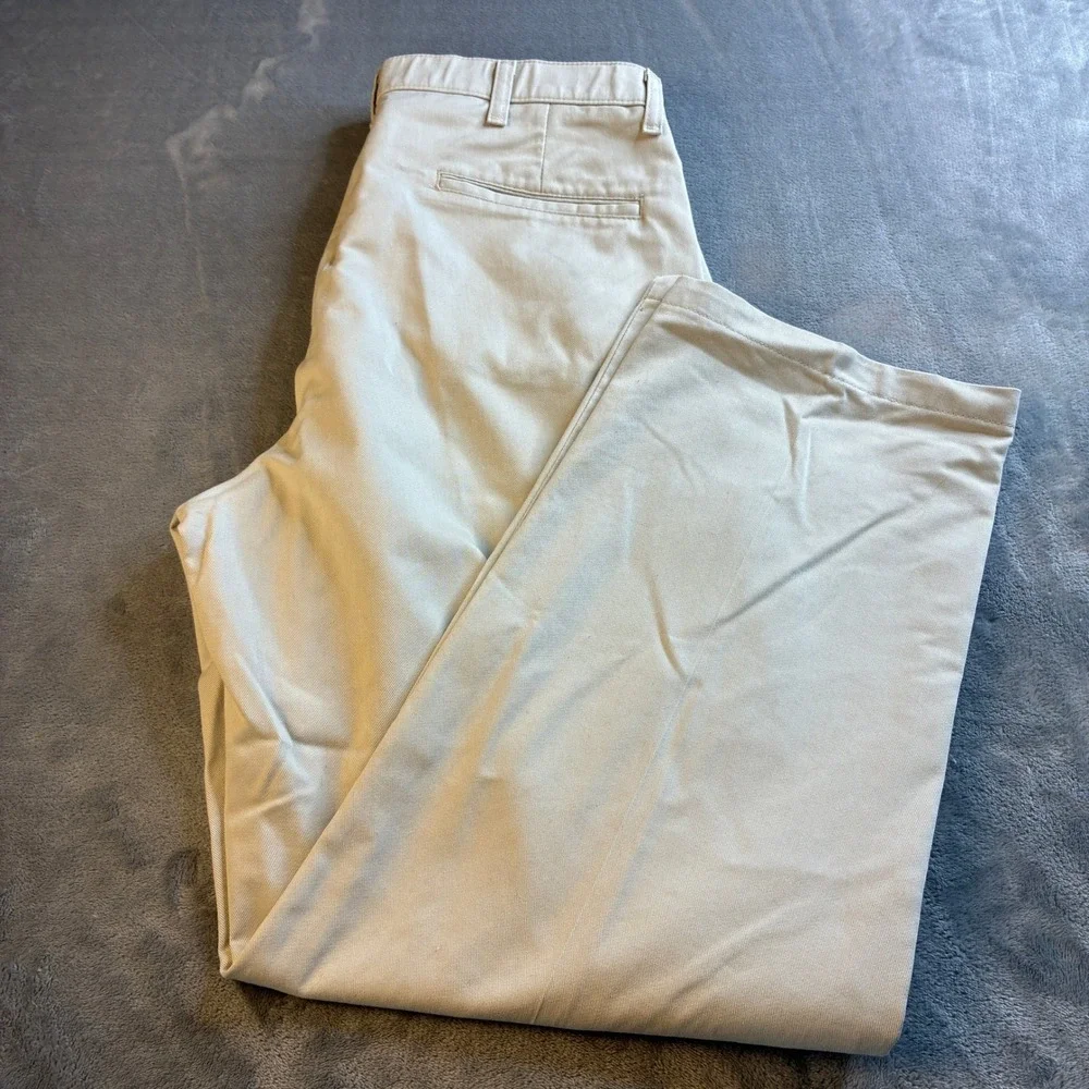 Wrangler Khakis Authentic Mens 33x30 Tan Beige‎ 100% Cotton Straight Leg Pants